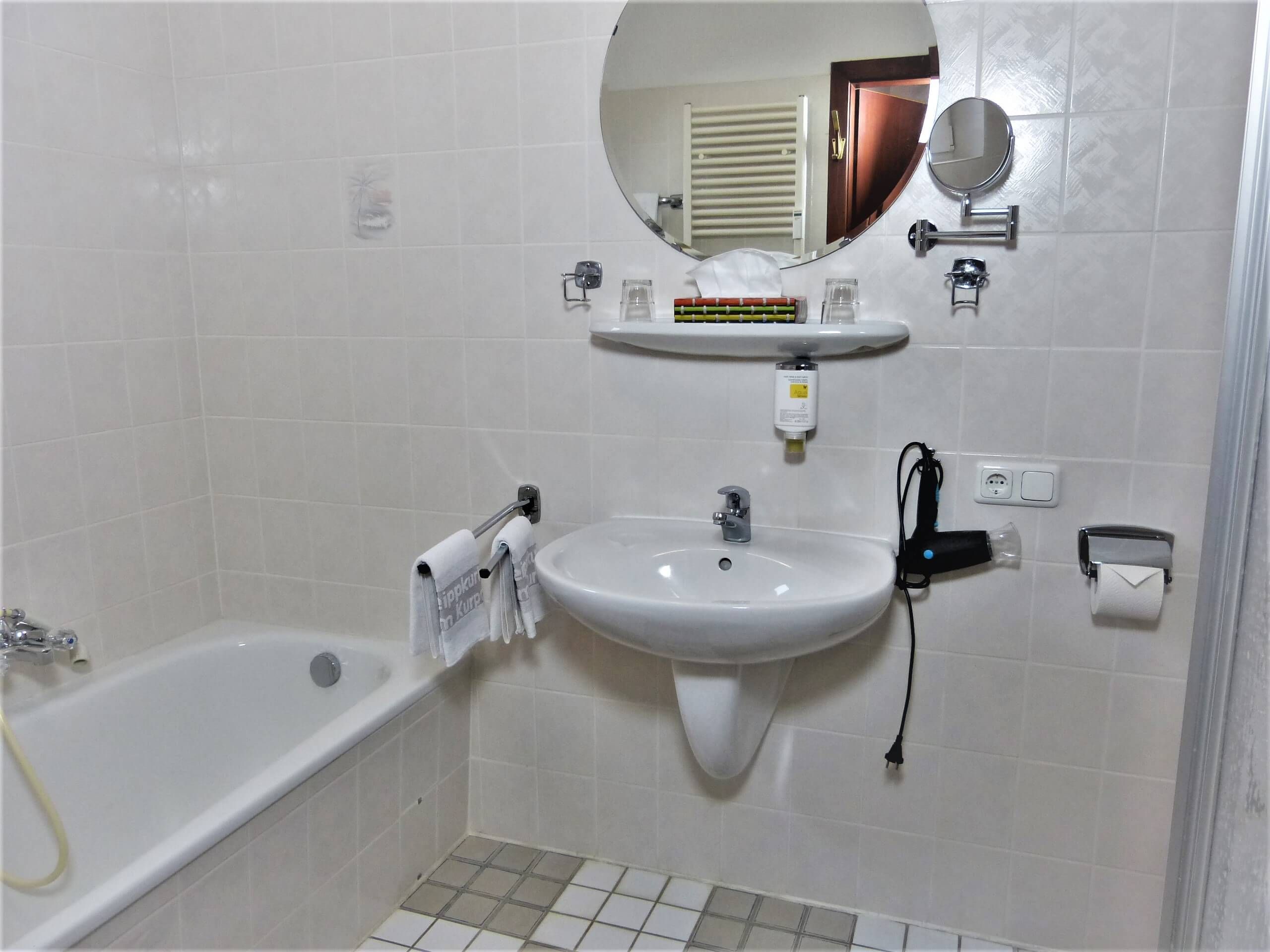 Hotel am Kurpark in Malente - Komfortzimmer Sanitäreinrichtung